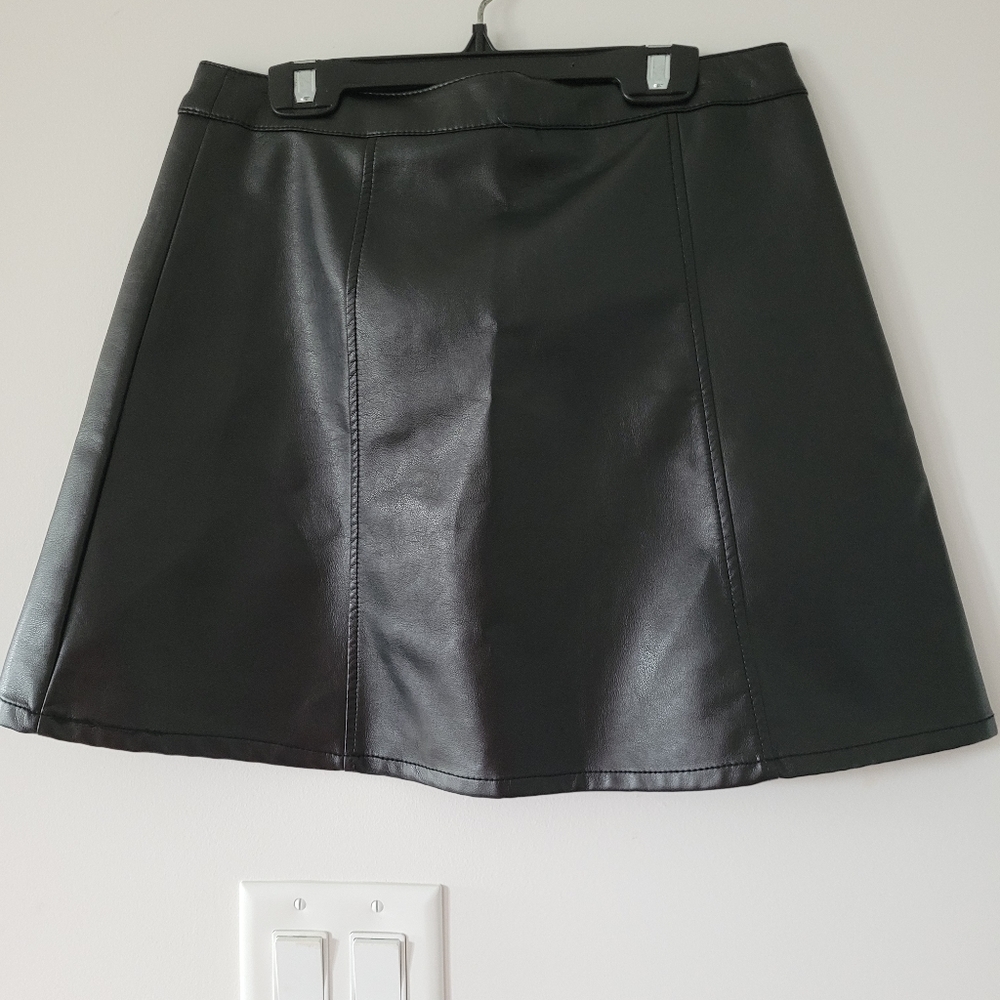 Skirt - Picture 2 of 2